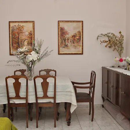 Vagelis 2 アパート *