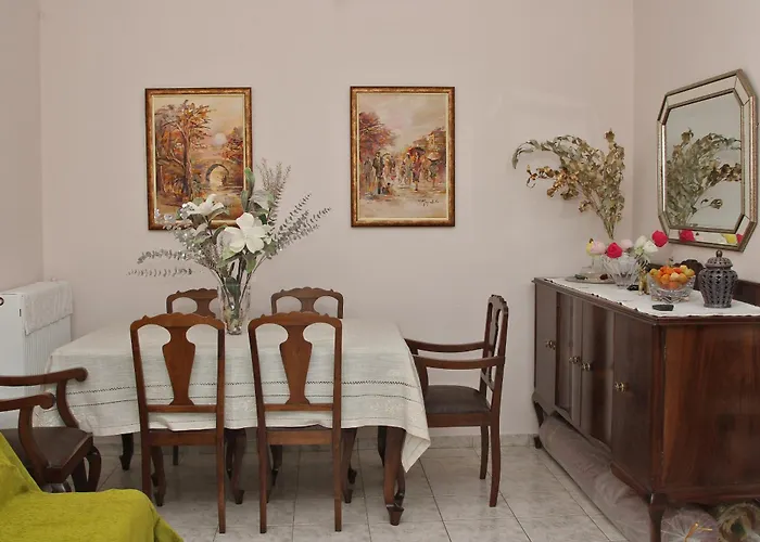 Vagelis 2 Apartment *